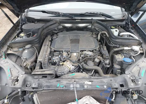 2015 Mercedes-Benz Glk 350 4Matic z USA, uszkodzony, nr VIN WDCGG8JB7FG441353